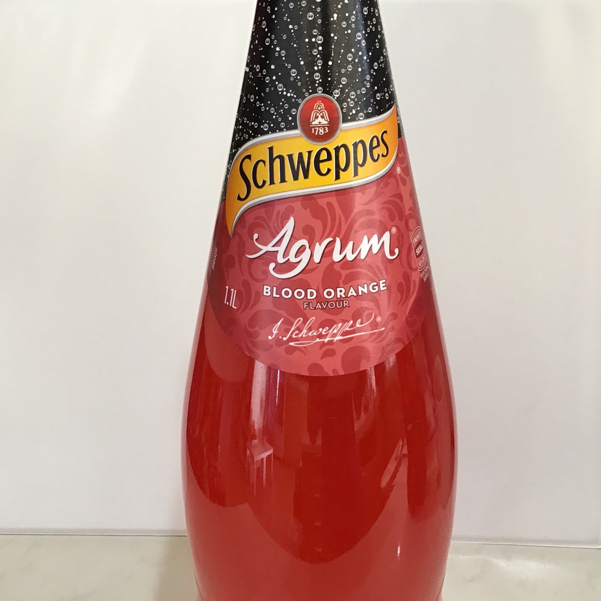 Schweppes Agrumes Citrus Soda, 11.2 oz can – Truly Foodie
